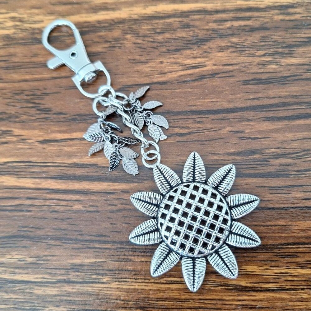 New Silver Tone Metal Sunflower Purse Bag Charm Clip On Handbag Accessory